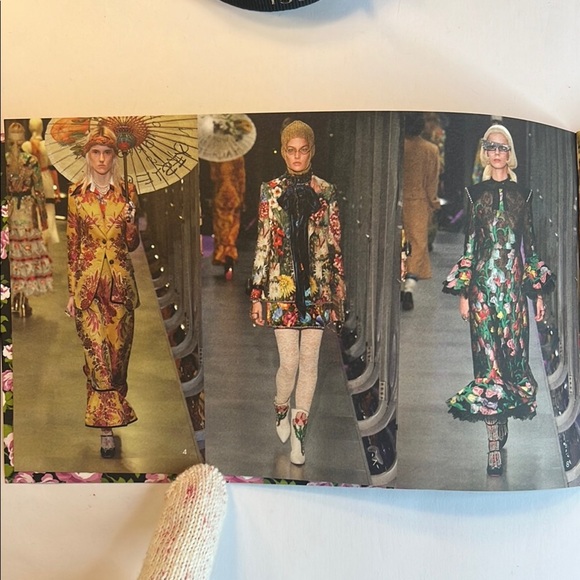 Gucci Fashion Show Fall Winter 2017/2018 Collection Booklet - Picture 7 of 16
